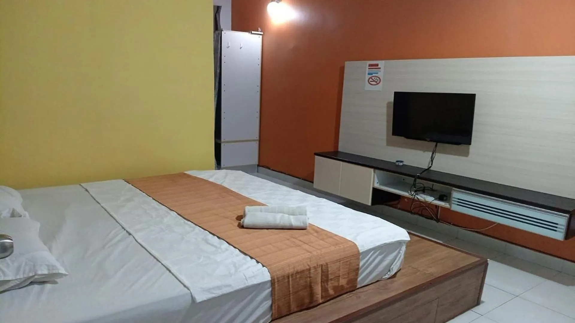 Aeon Tebrau Apartment Johor Bahru - By Room - 0*,  Malaysia